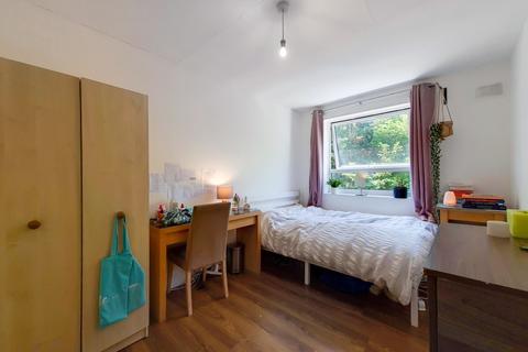 9 Bushey Down, London, SW12 9JW