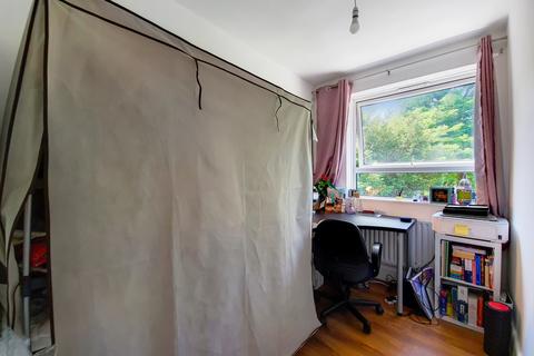 9 Bushey Down, London, SW12 9JW