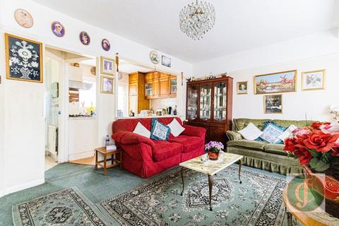 19 Rochford Way, Croydon, CR0 3AG