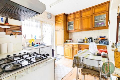 19 Rochford Way, Croydon, CR0 3AG