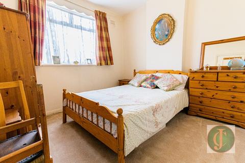 19 Rochford Way, Croydon, CR0 3AG