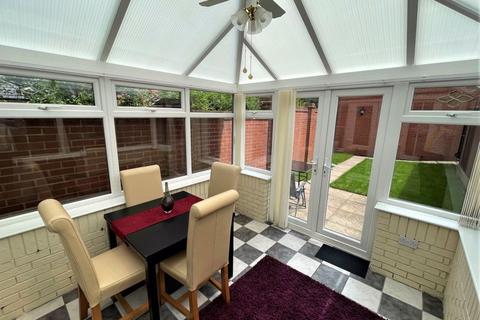 17 Alameda Gardens, Wolverhampton, WV6 9EX