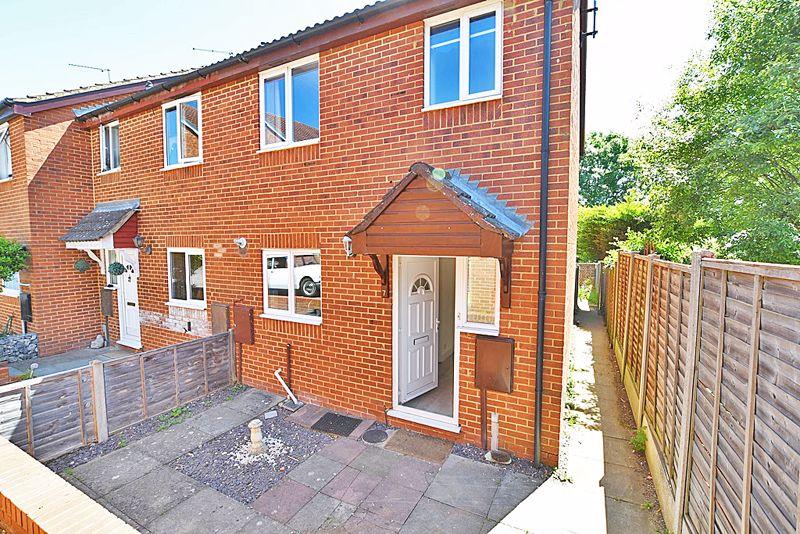 Crownfields, Grove Green, Maidstone ME14 3 bed terraced house £1,250