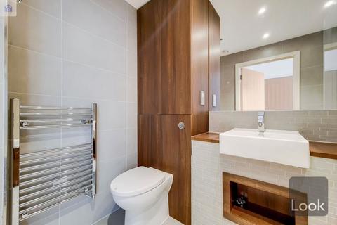 2 bedroom apartment to rent, Seven Sea Gardens, Bow