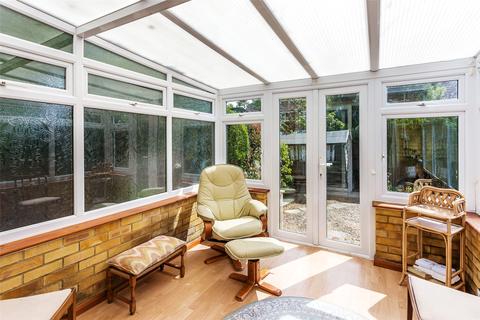1 Silverdale Close, Brockham, Betchworth, RH3 7LN