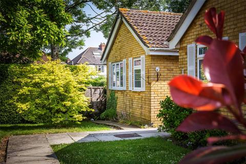 1 Silverdale Close, Brockham, Betchworth, RH3 7LN