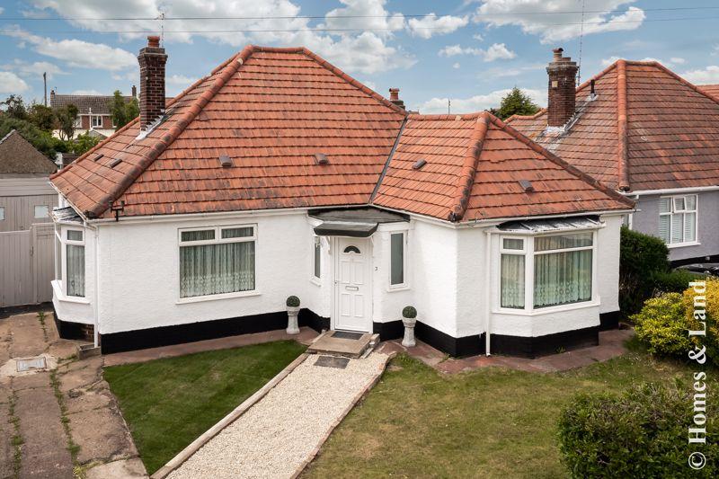 Claydon Grove, Gorleston 3 bed detached bungalow £320,000