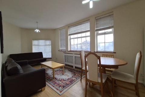 Studio to rent, Ballards Lane, Finchley, N3