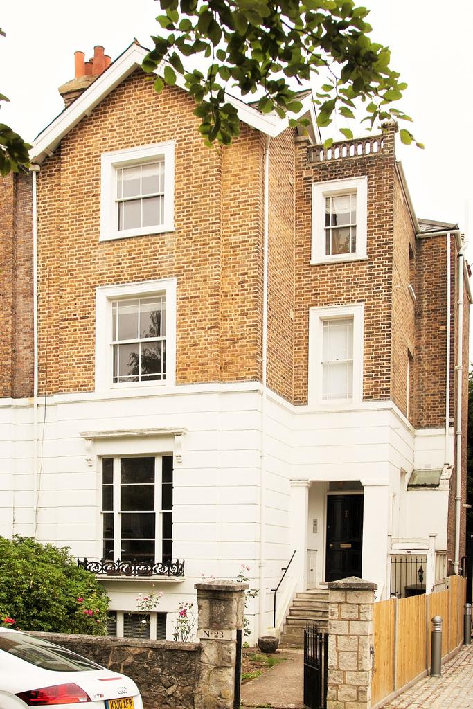 Trinity Place, Windsor 1 bed flat £995 pcm (£230 pw)
