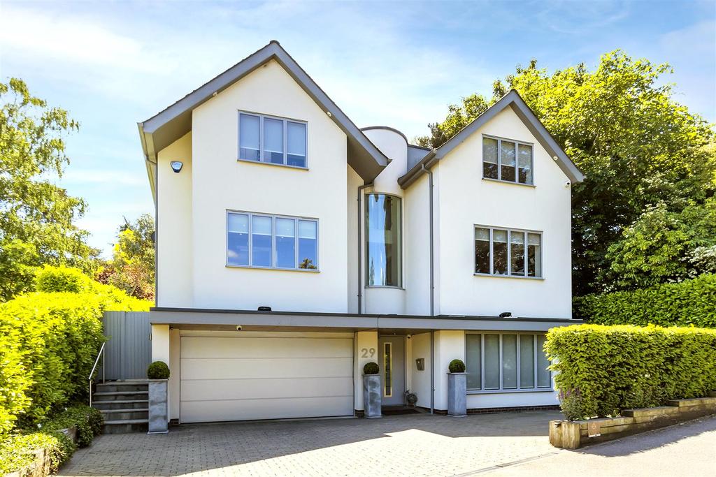 Aldenham Avenue, Radlett 6 bed detached house £8,250 pcm (£1,904 pw)