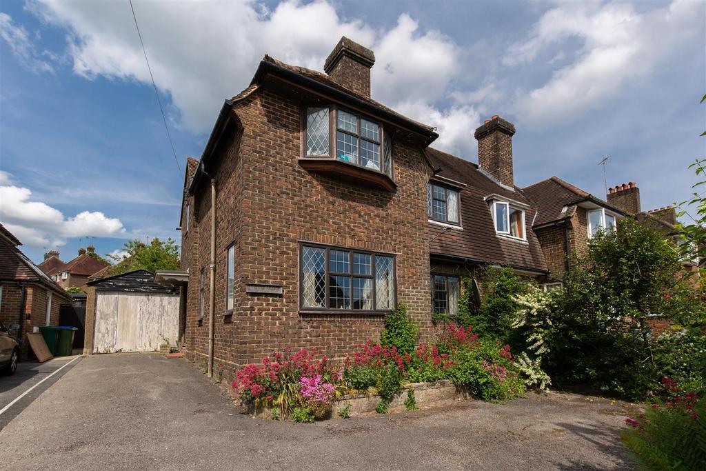 Highdown Road, Lewes 3 bed semidetached house £450,000
