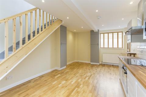The Lodge, 2 Bath Street, Stroud, GL5 3BZ