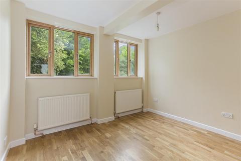 The Lodge, 2 Bath Street, Stroud, GL5 3BZ
