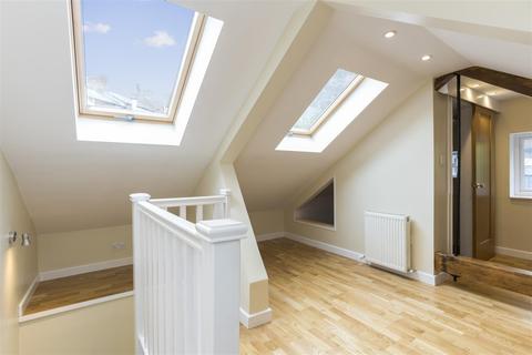 The Lodge, 2 Bath Street, Stroud, GL5 3BZ