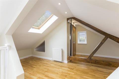 The Lodge, 2 Bath Street, Stroud, GL5 3BZ
