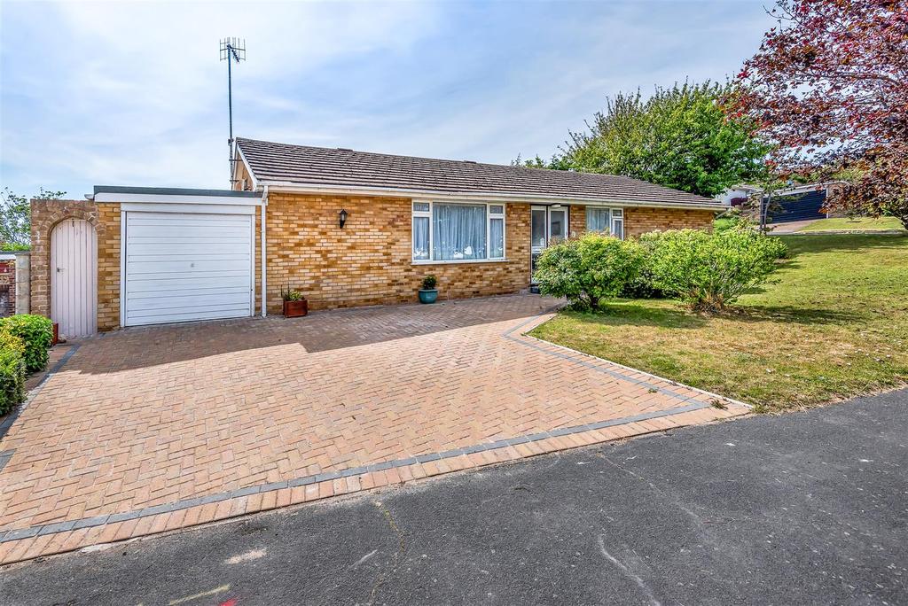 Barn Rise, Seaford 3 bed detached bungalow £425,000