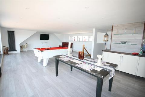 5 bedroom detached house for sale - The Esplanade, Peacehaven