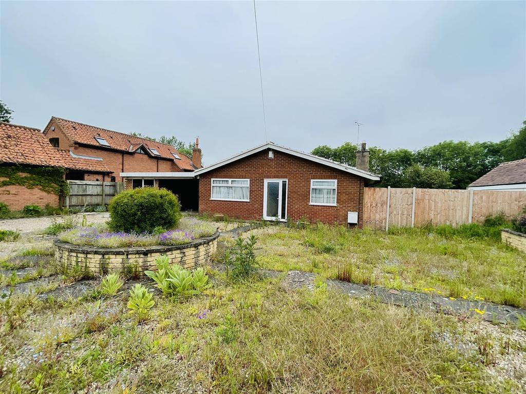 Boat Lane, Hoveringham, Nottingham 3 bed detached bungalow £400,000