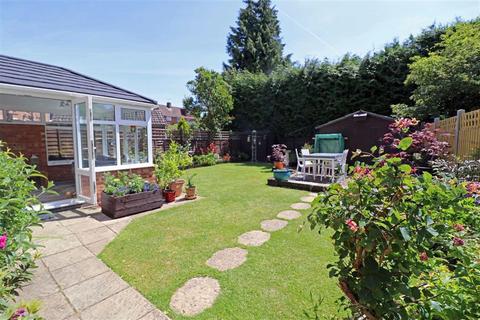 3 Hall Close, Stoneleigh, Coventry, CV8 3DG