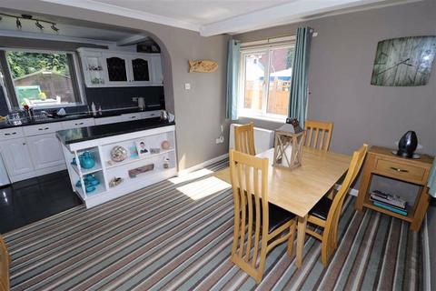 3 Hall Close, Stoneleigh, Coventry, CV8 3DG