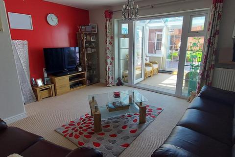35 Cwrt Lando, Pembrey, Burry Port, SA16 0YE
