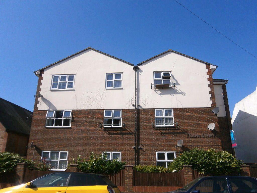 Chandler Road, Bexhill on Sea 2 bed flat £775 pcm (£179 pw)