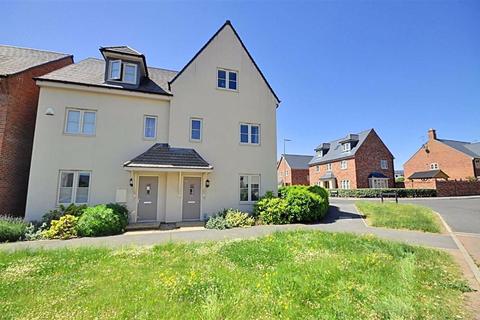 54 Dalziel Drive, Whittington, Worcester, WR5 2QY