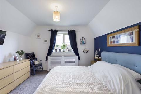 54 Dalziel Drive, Whittington, Worcester, WR5 2QY