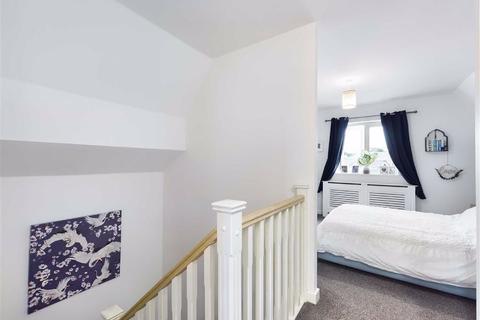 54 Dalziel Drive, Whittington, Worcester, WR5 2QY