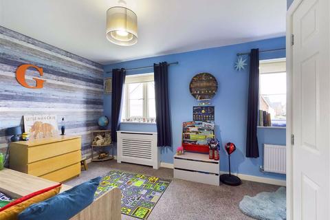 54 Dalziel Drive, Whittington, Worcester, WR5 2QY