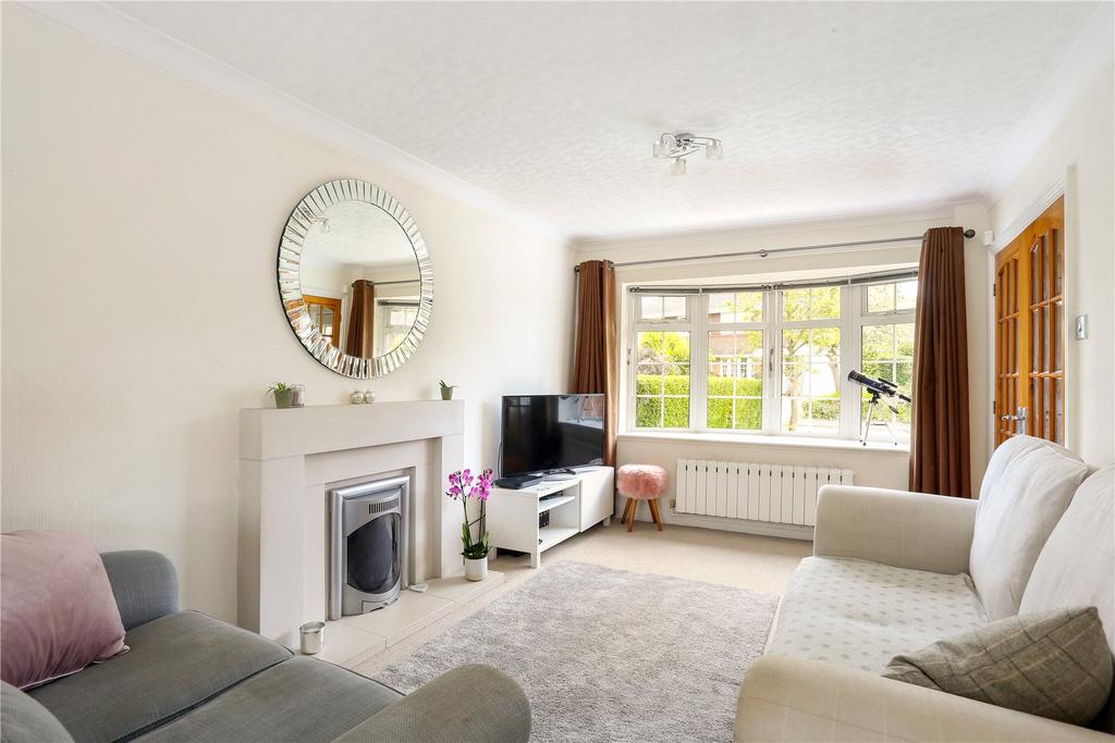 Bramley Close, Wilmslow, Cheshire, SK9 3 bed semi-detached house - £375,000