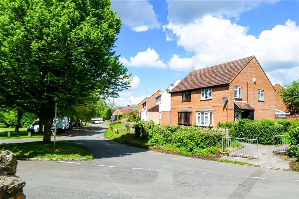 Abbey Road, Bradwell Village, Milton... 3 bed semidetached house £