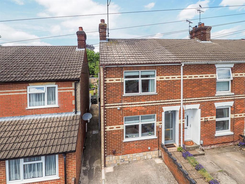 Eastfield Road, Andover 2 bed house £230,000