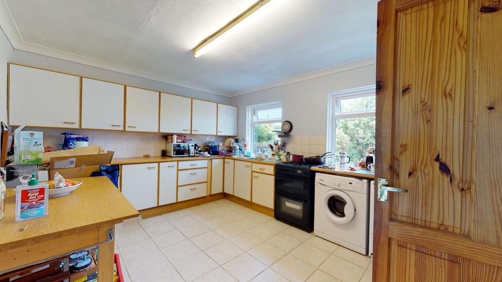 Brooke Avenue, Margate 3 bed semidetached house £315,000