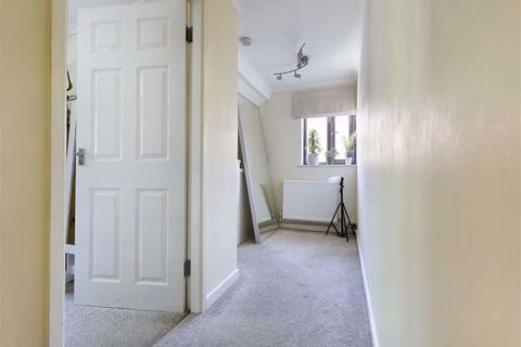 20 Bromwich Road, Worcester, WR2 4AA