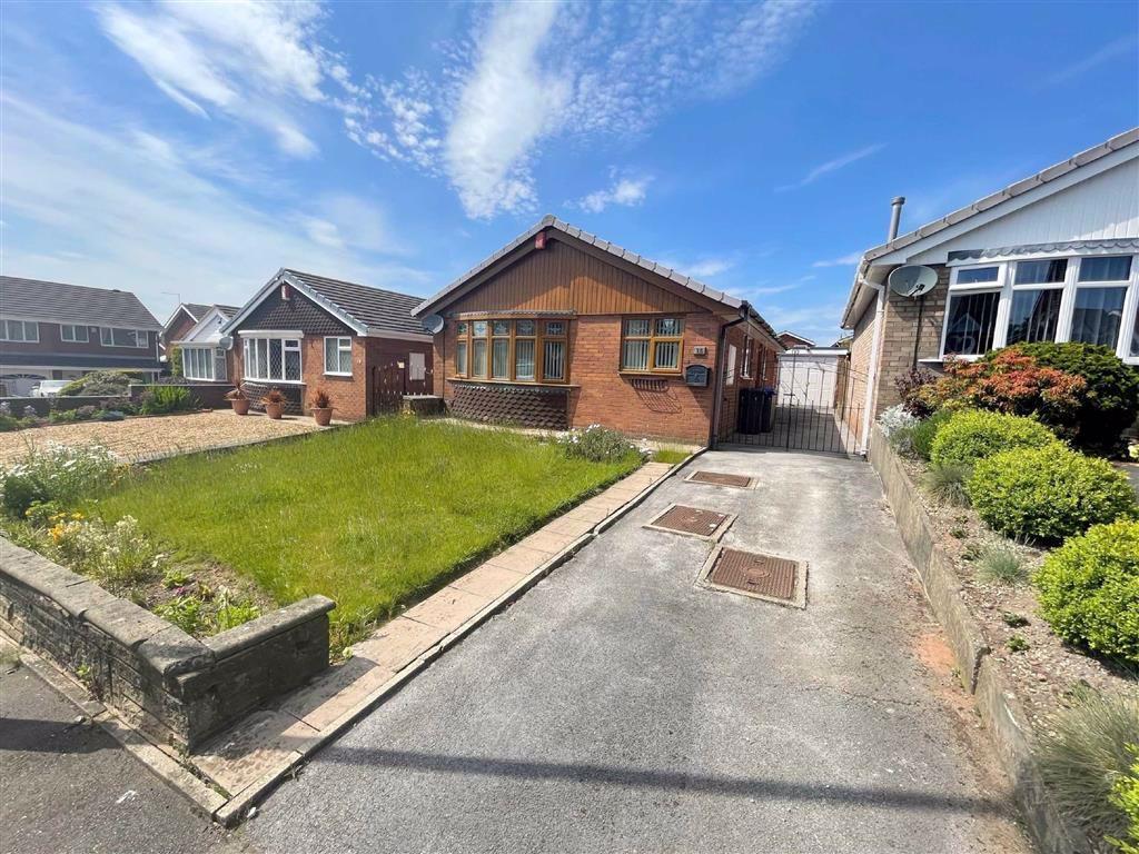 Somerton Road, Werrington 2 bed detached bungalow £700 pcm (£162 pw)