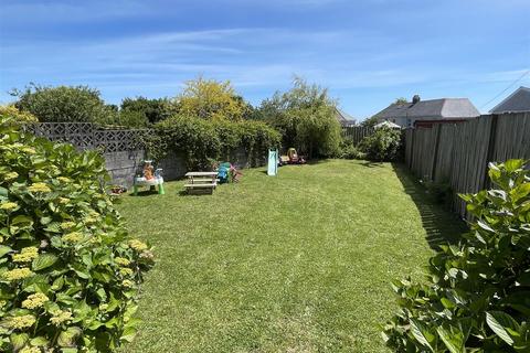 23 Central Avenue, St Austell, PL25 4JG