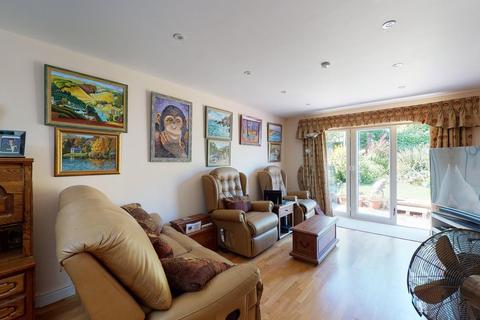 Cadiz Cullens Hill, Elham, Canterbury, CT4 6UJ