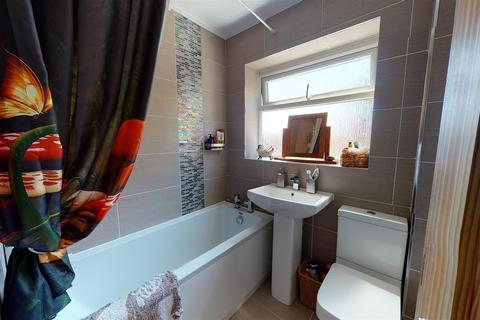 41 Chestnut Drive, Sturry, Canterbury, CT2 0NB
