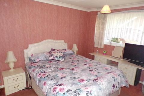 19 Ladyfields, Northfleet, Gravesend, DA11 8NU