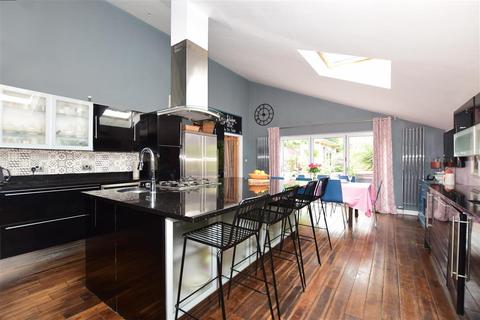 24 Brookmead, Hildenborough, Tonbridge, TN11 9DN
