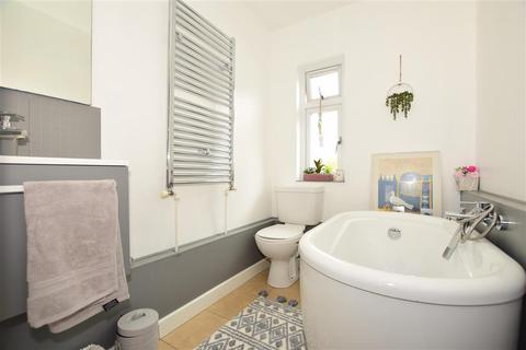 24 Brookmead, Hildenborough, Tonbridge, TN11 9DN