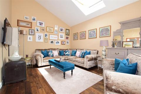 24 Brookmead, Hildenborough, Tonbridge, TN11 9DN
