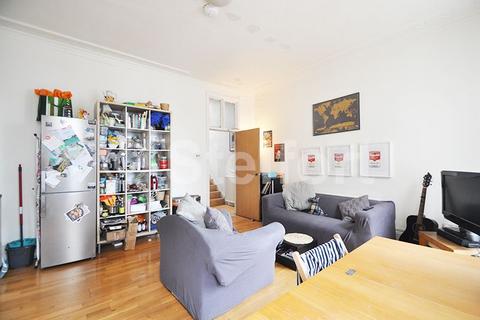 3 bedroom flat to rent, Camden Road, London, N7
