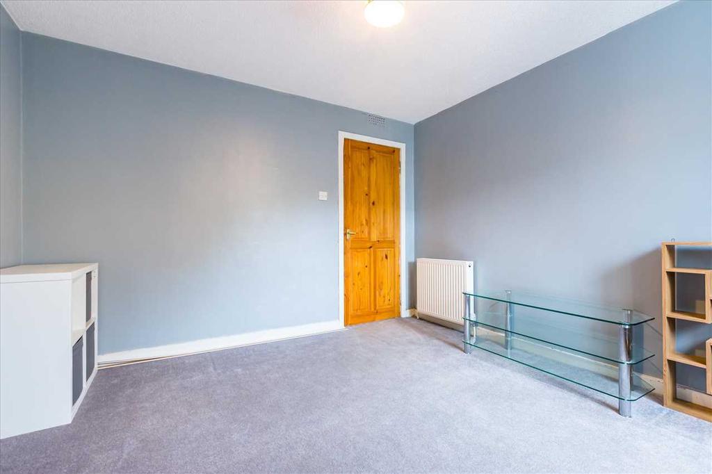 Bedroom Two (2)