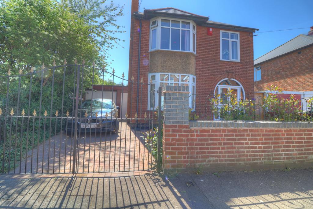 Clifton road, Rugby, Warwickshire, CV21 4 bed detached house £435,000