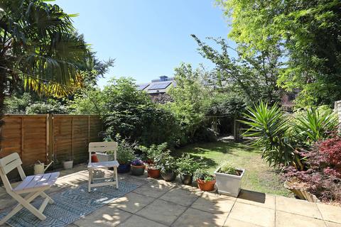 144a Windmill Road, Brentford, TW8 9NQ