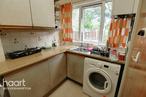 16 Fir Grove, Wolverhampton, WV3 0UR
