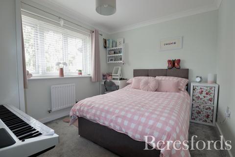 4 Birdie Close, Chelmsford, CM3 3FW