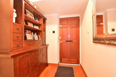26 Stanhope Road, Rainham, RM13 7RP
